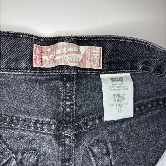 Levi’s Jean Shorts Distressed Flower Patches Black Size 16 Girl - Picture 7 of 7